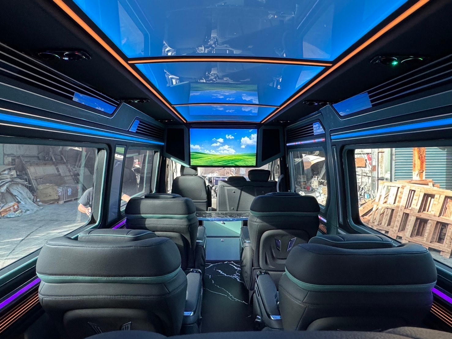 速捷保母車 VW Crafter 外觀